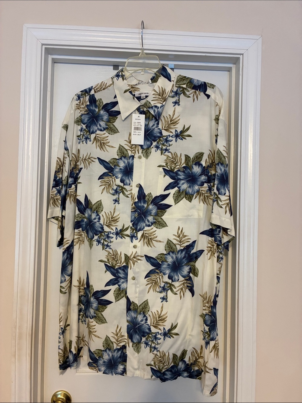 Men’s 2XLT Pierre Cardin Cream Short-Sleeve Button-Up with Blue Floral‎ Print